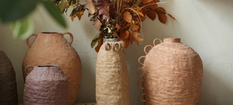 Крымскотатарский художник лепит новый путь из глины в Украине военного времени