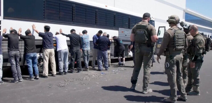 Глава ООН по правам человека осудил обращение США с мигрантами, поскольку число смертей в местах лишения свободы ICE растет