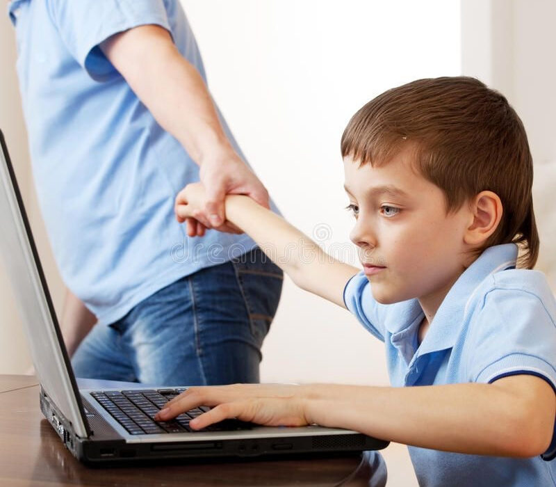 Как отвлечь подростка от гаджетов без криков и истерик